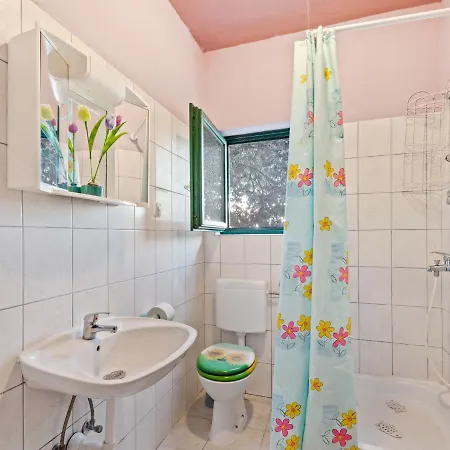 Simplistic In With Terrace Petrcane