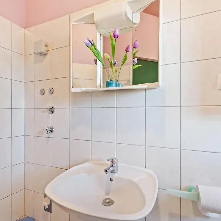 Διαμέρισμα Simplistic In With Terrace Petrcane
